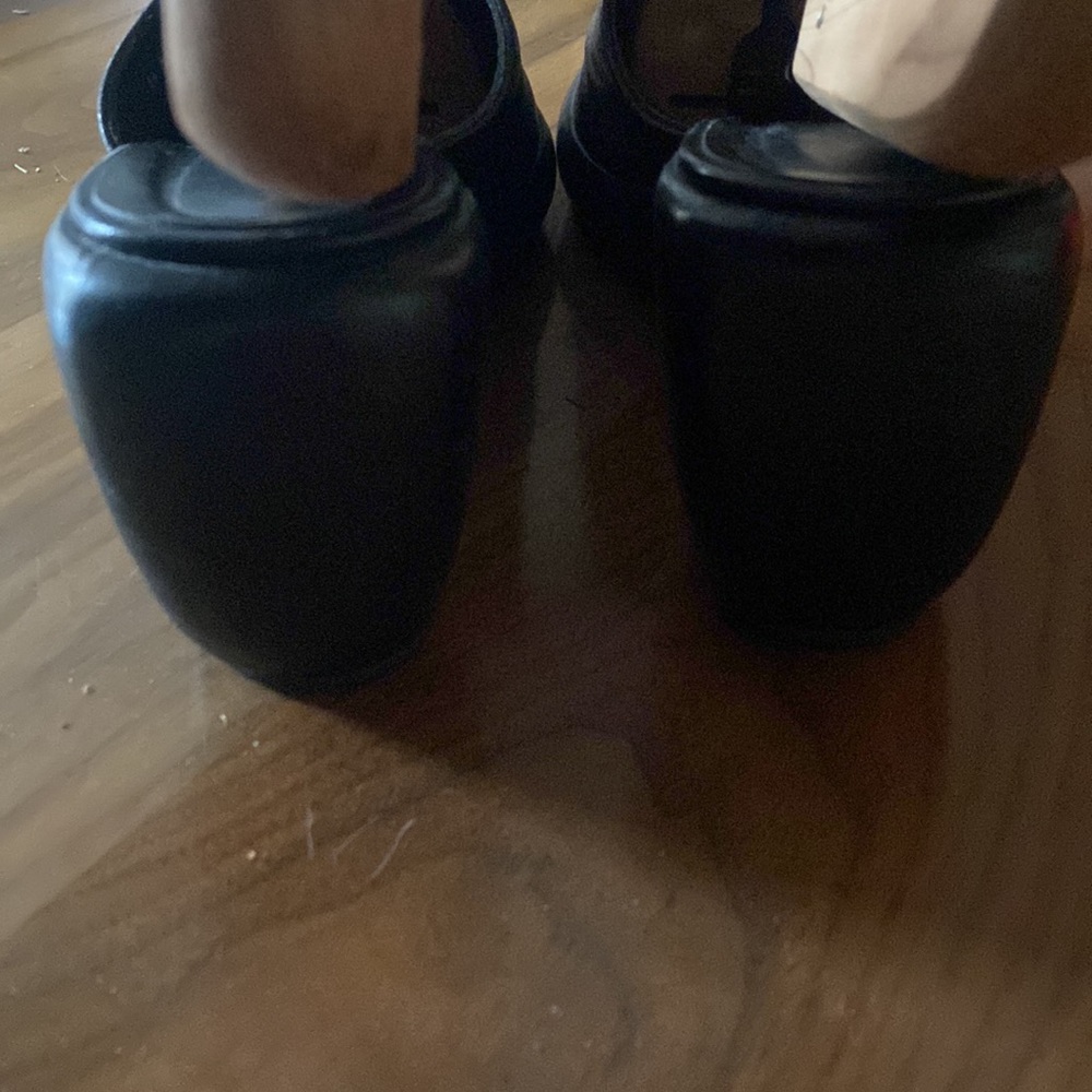 All leather platform. - Picture 2 of 6